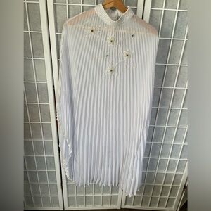 Yoshi Accordion high neck short Caftan, White with beads, One Size.